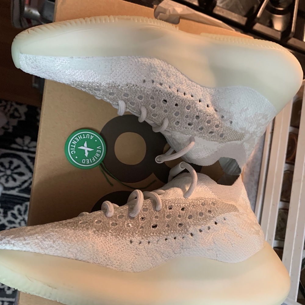 New Yeezy Boost 380 glow NWB/purchase from StockX